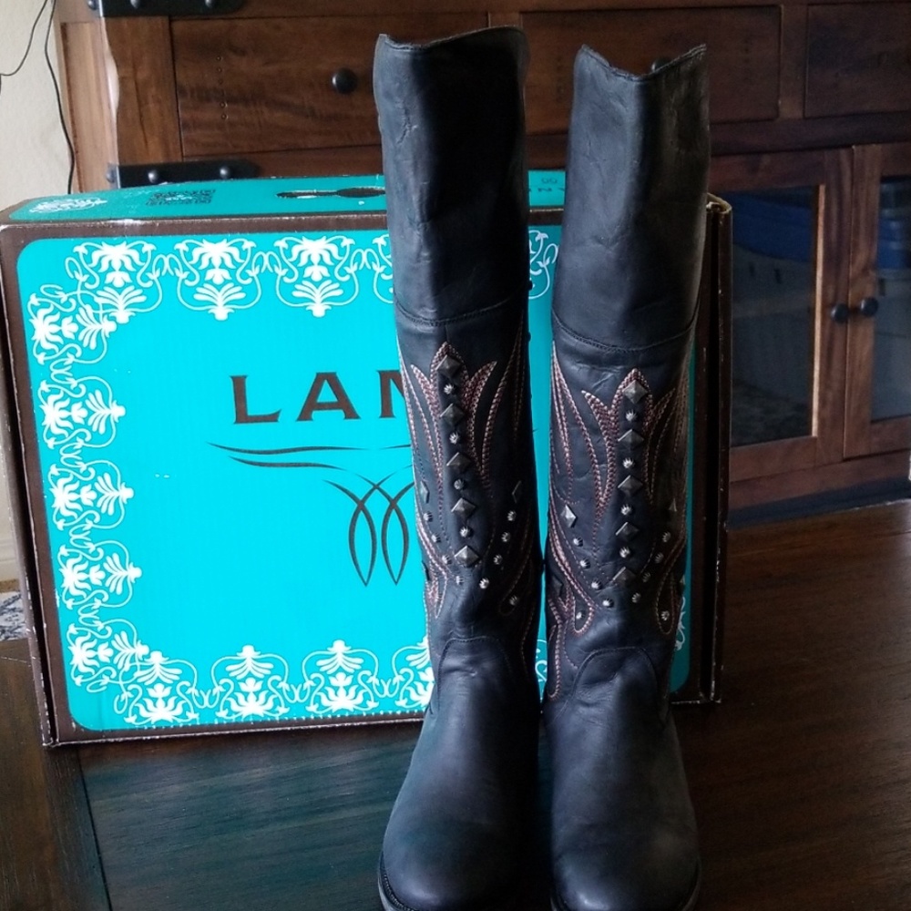 Boots - Picture 2 of 8